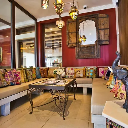 Paloma Blanca Boutique (adults Only) 2*
