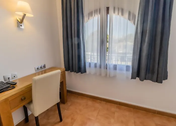 Paloma Blanca Boutique (adults Only) 2*