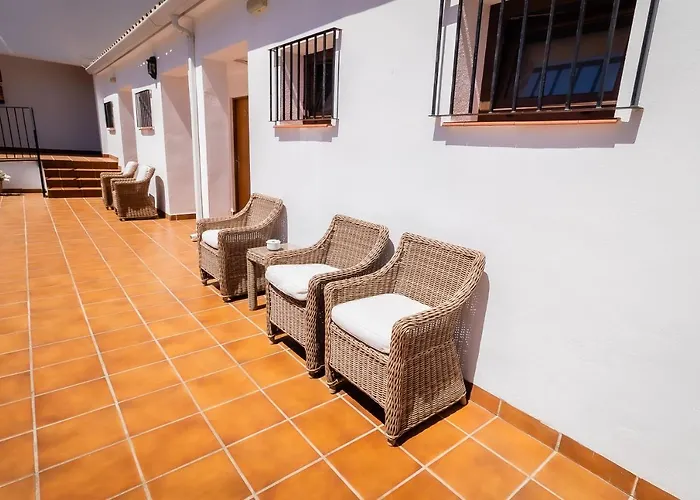 Paloma Blanca Boutique (adults Only) 2*