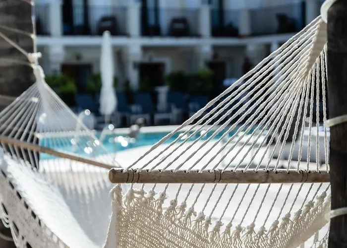 Paloma Blanca Boutique (adults Only) מארבלה